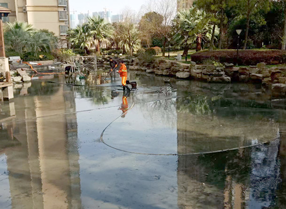 京山景观池淤泥清理